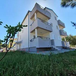 M&m Apartment