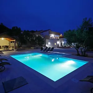 Olivia Apartment